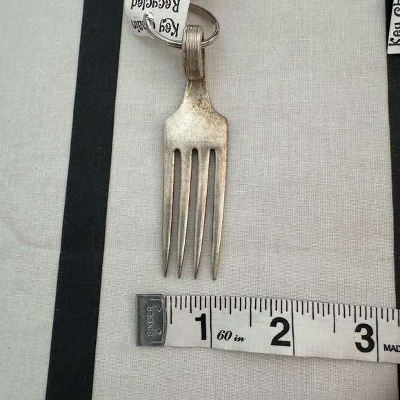 Unique key ring made from a fork- zoom in for all the angles,details and size🍴 - Picture 3 of 4
